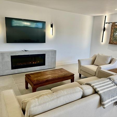 Modern Apartment In Front Of Cabopino Golf Marbella Exterior photo