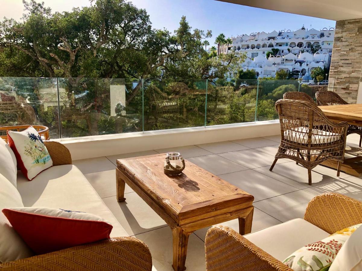 Modern Apartment In Front Of Cabopino Golf Marbella Exterior photo